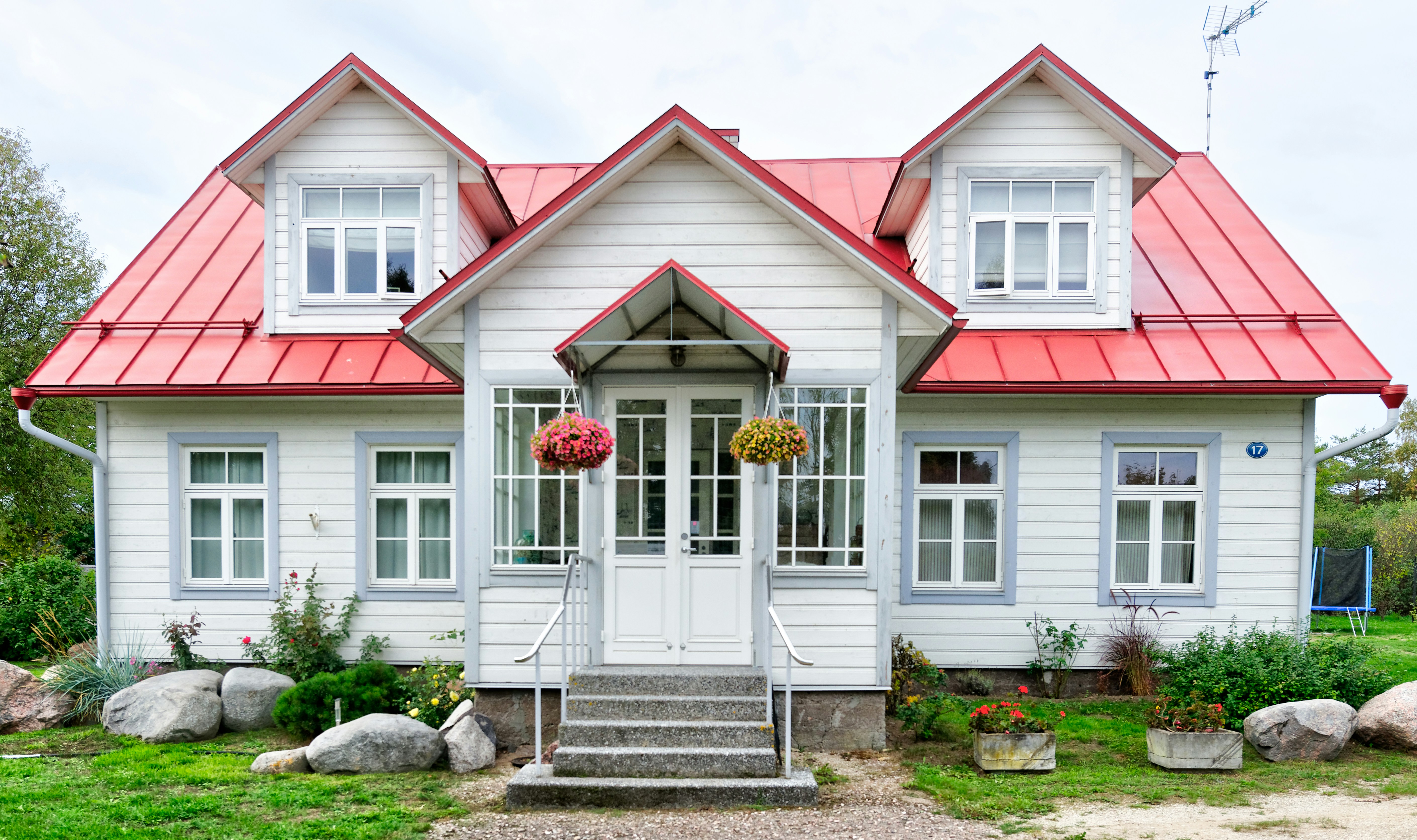 Why $10,000 Changes Your Monthly Payment and Cash at Close